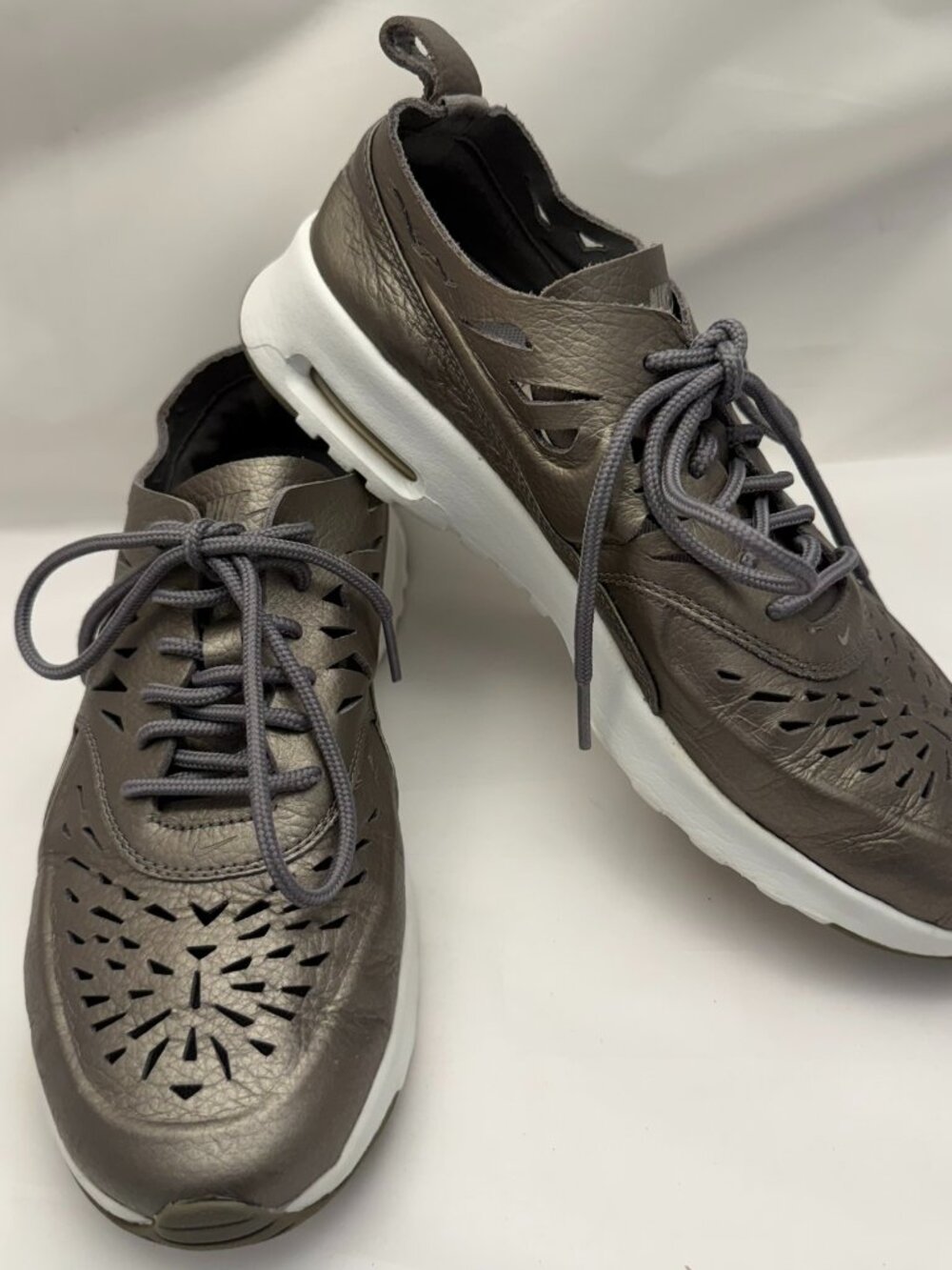 Women's Size 8.5 Nike Women's Air Max Thea Joli Lace Up Sneakers